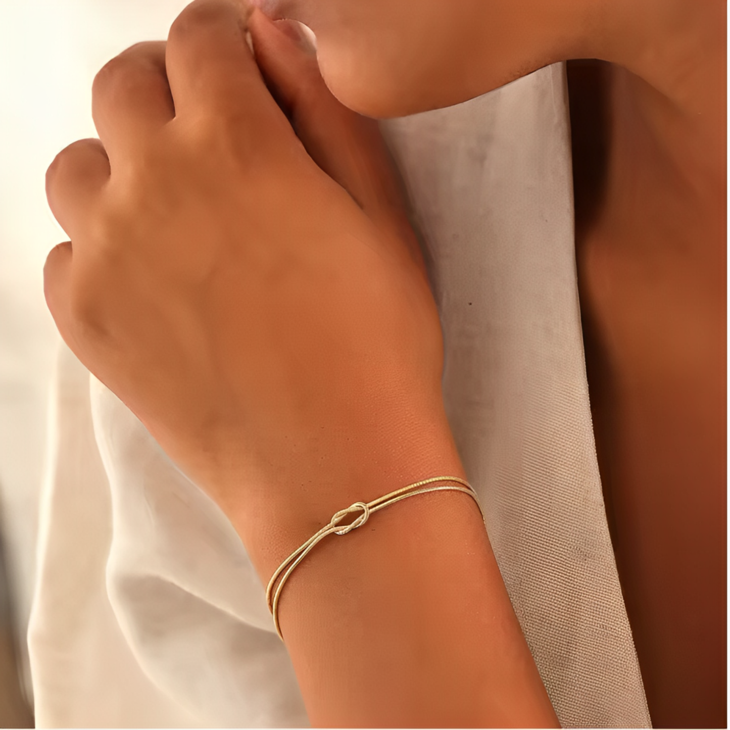 Bracelet à nœud minimaliste