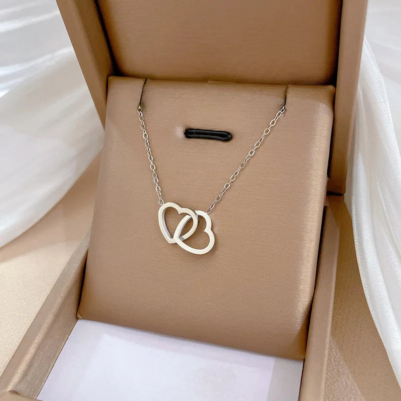 Collier Cœurs Entrelacés