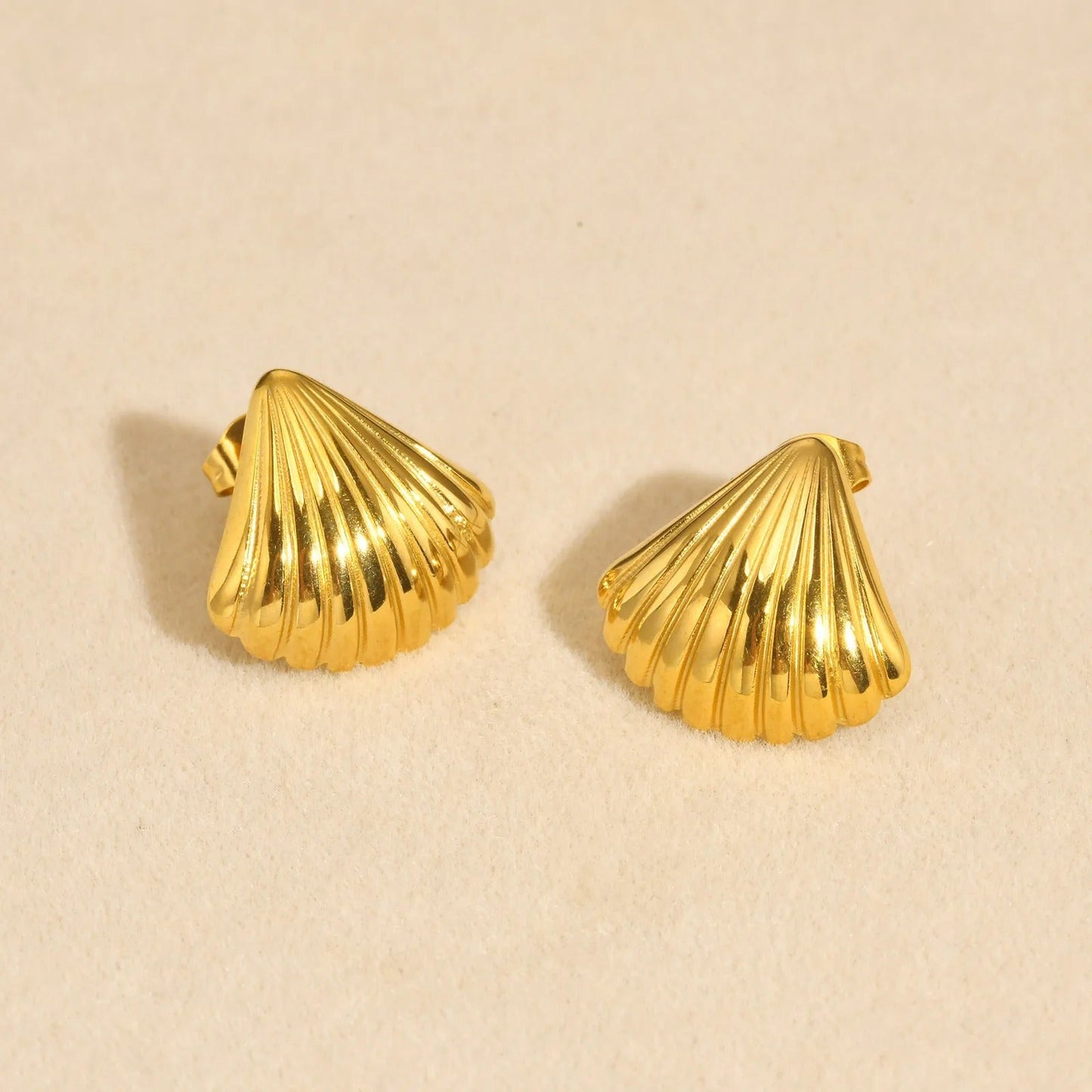Boucles d’Oreilles Coquillage Doré